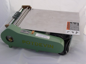 Potdevin label paster